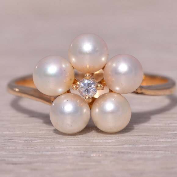 Pearl and Diamond Ring in Yellow Gold